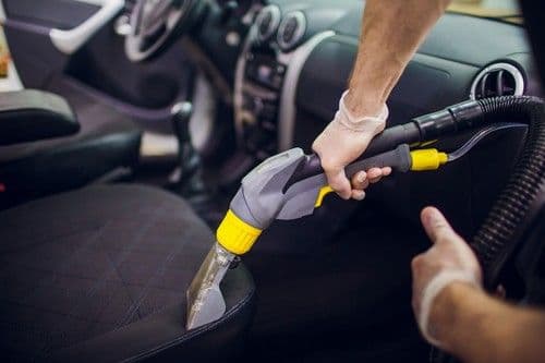 Flecken in den Polstern Ihres Autos?