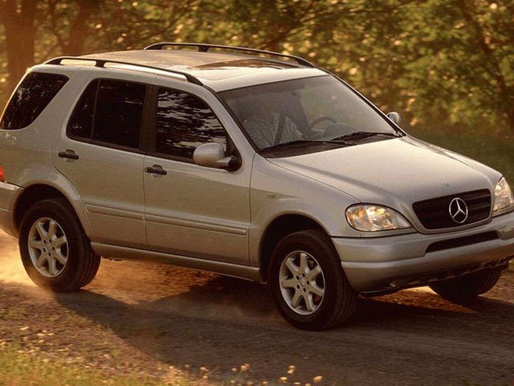 Tapis pour Mercedes Classe M W163 1997 - 2005