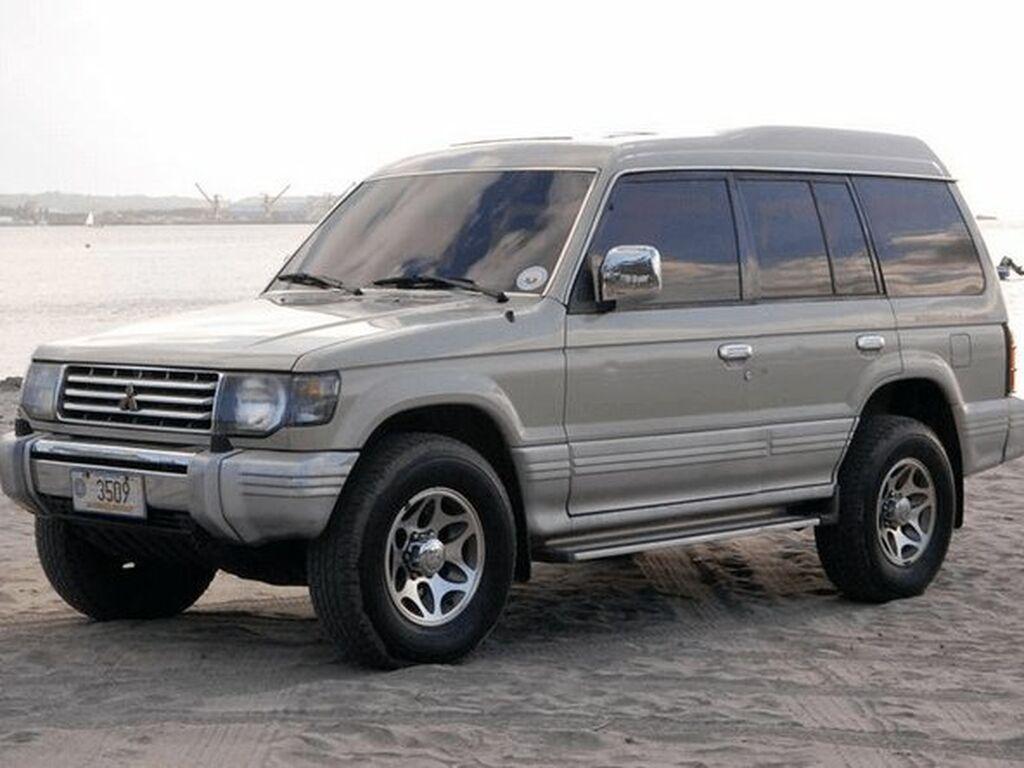 Tapis pour Mitsubishi Pajero 1998 - 2000