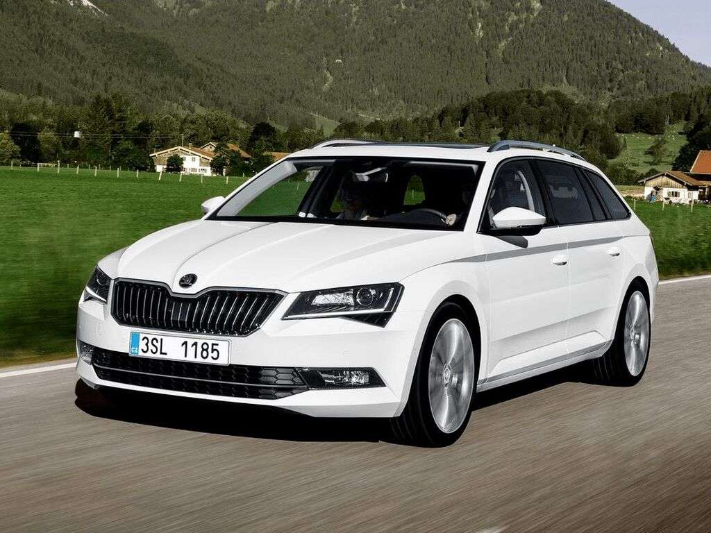 Tapis de coffre pour Skoda Superb 2015 - 2019